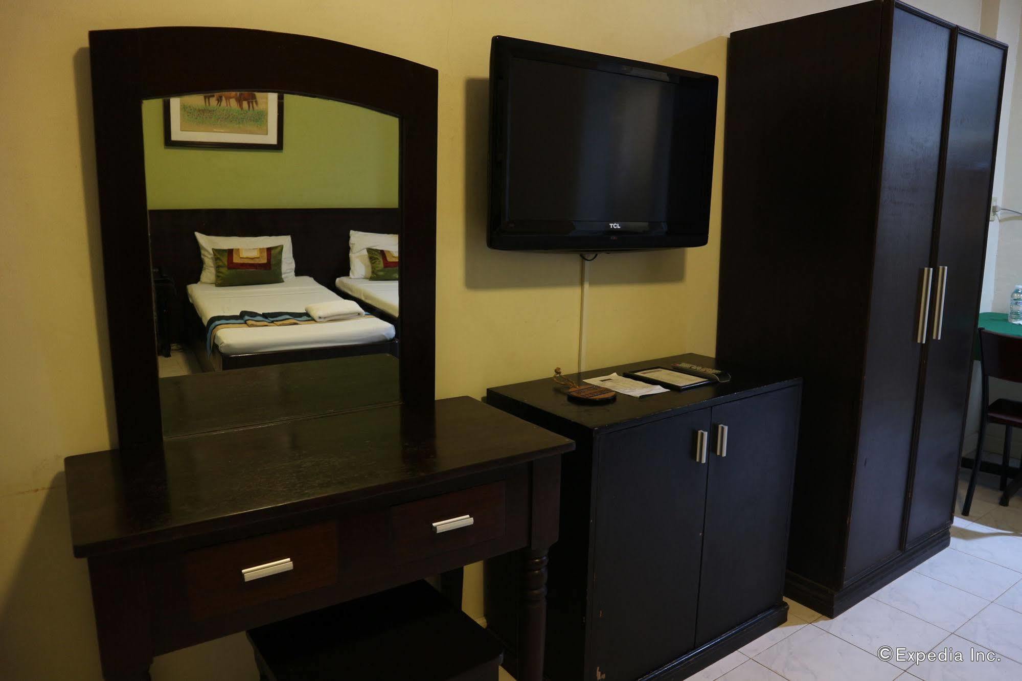 Reddoorz Plus Near Mendoza Park Puerto Princesa Zewnętrze zdjęcie
