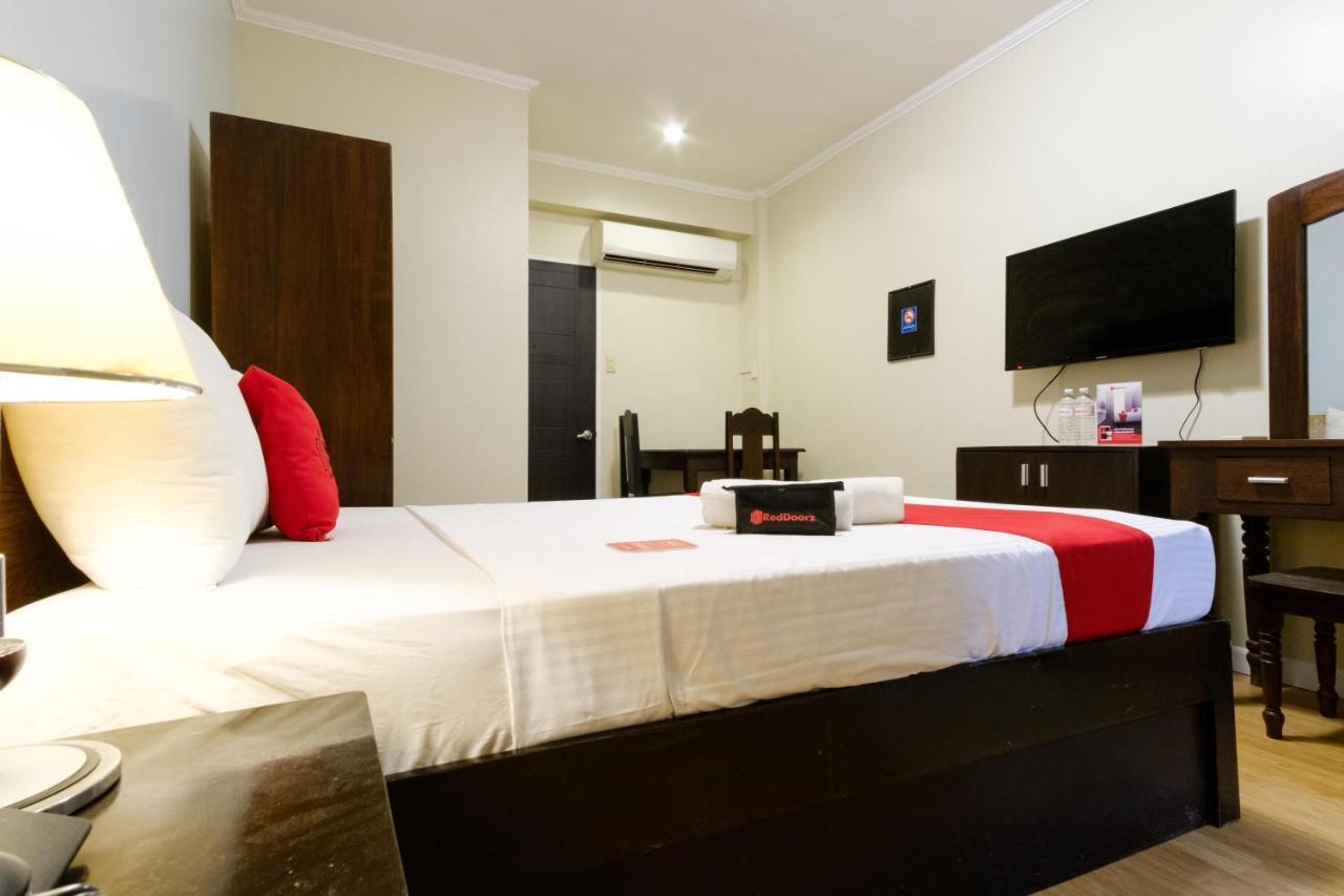 Reddoorz Plus Near Mendoza Park Puerto Princesa Zewnętrze zdjęcie
